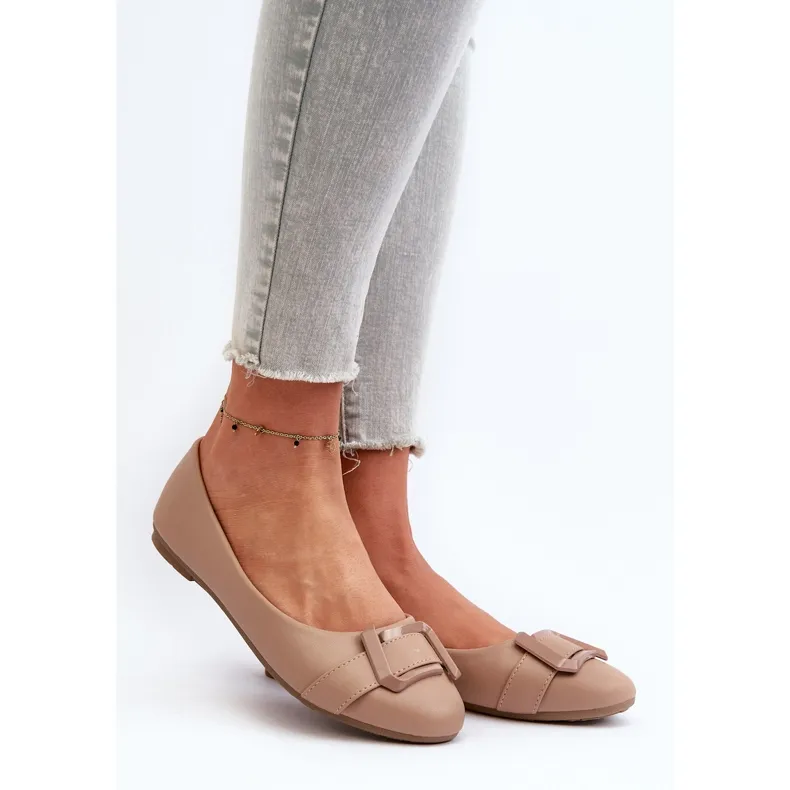 Ballerines en cuir écologique avec ceinture et décoration, beige foncé Cadwenla