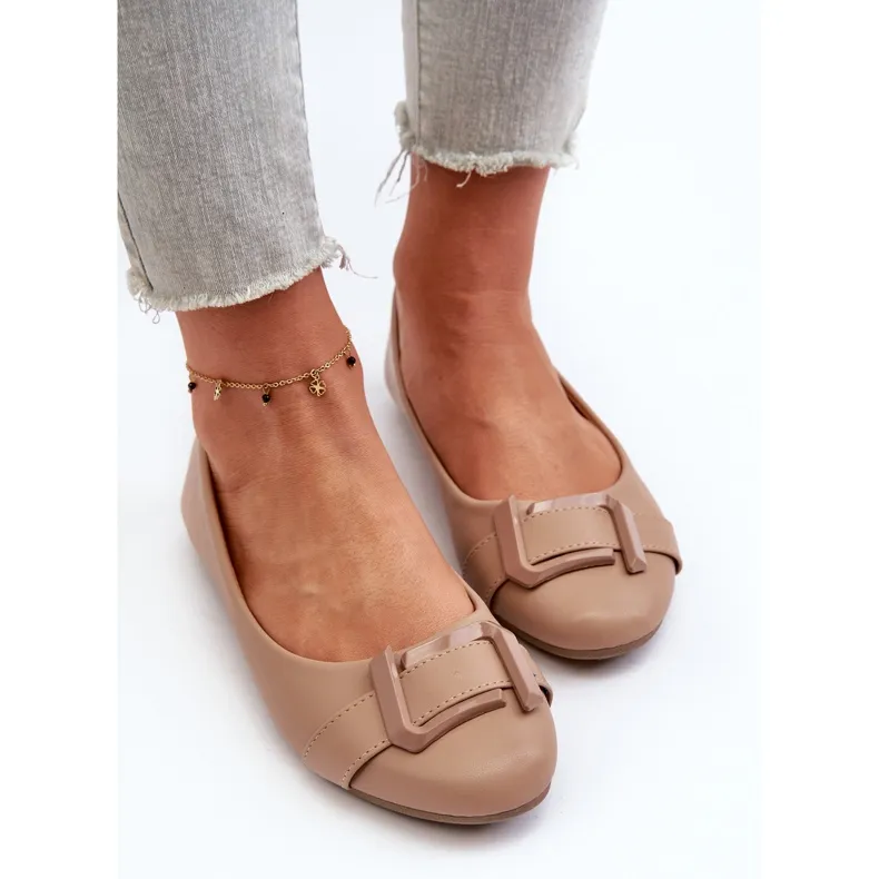 Ballerines en cuir écologique avec ceinture et décoration, beige foncé Cadwenla