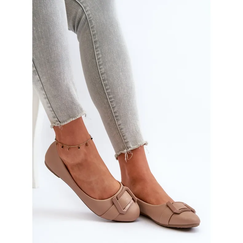 Ballerines en cuir écologique avec ceinture et décoration, beige foncé Cadwenla