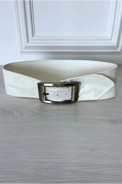 Ceinture blanche en suédine avec strass sur la boucle