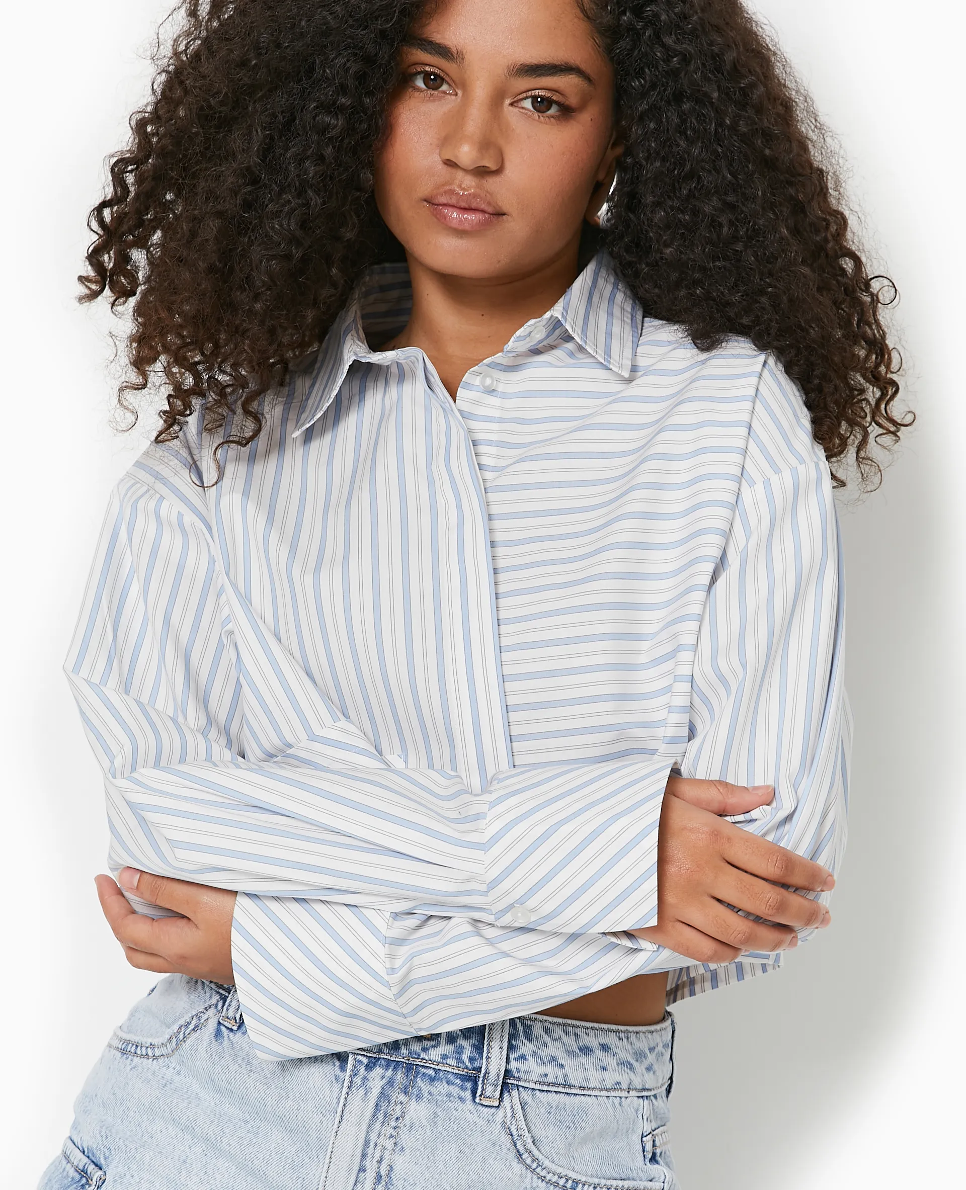 Chemise cropped rayée avec poche décalée