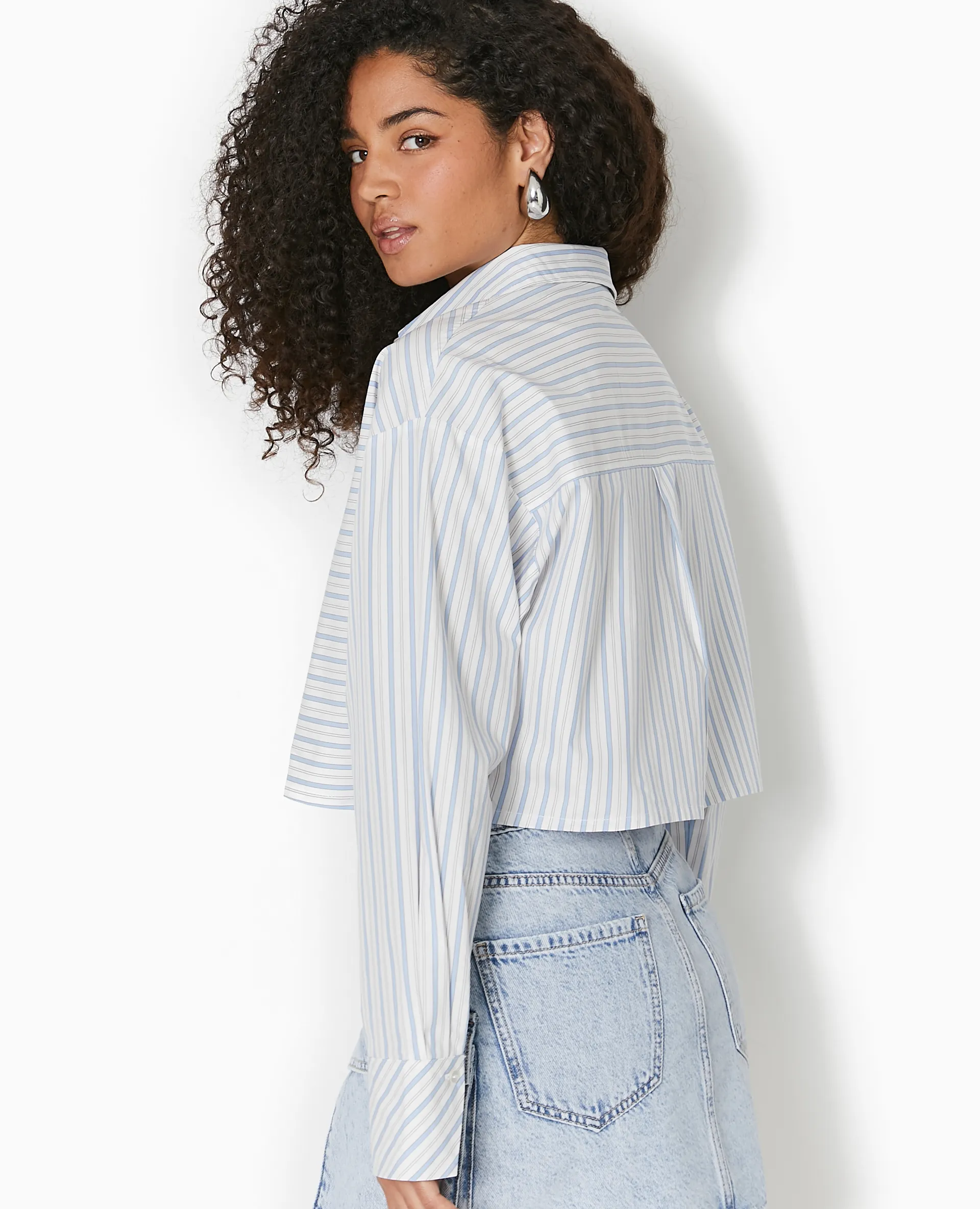 Chemise cropped rayée avec poche décalée