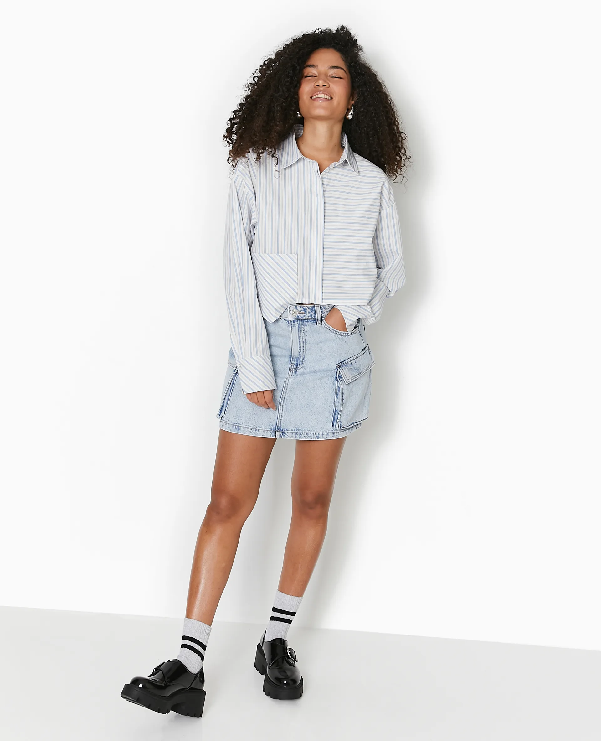 Chemise cropped rayée avec poche décalée