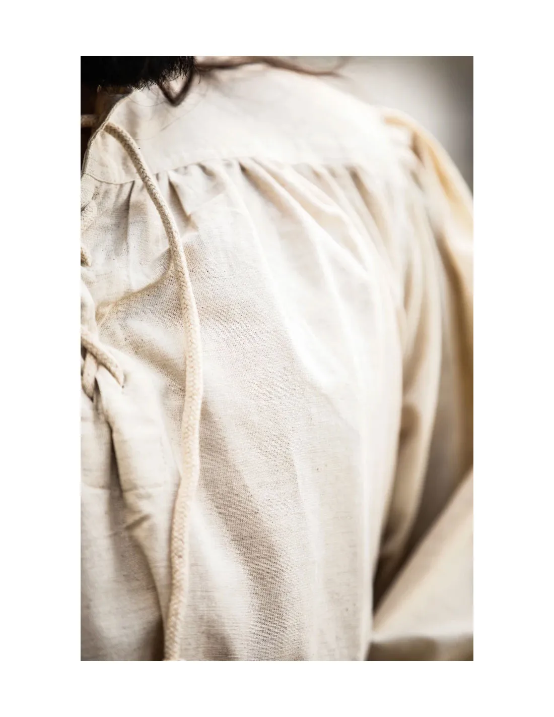 Chemise médiévale modèle Ulrich, couleur blanc naturel ⚔️ Boutique Épées