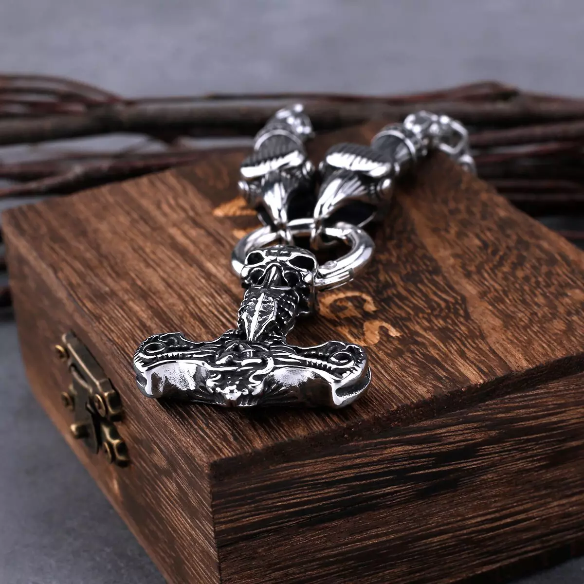 Collier Viking Mjöllnir - Têtes de Corbeaux