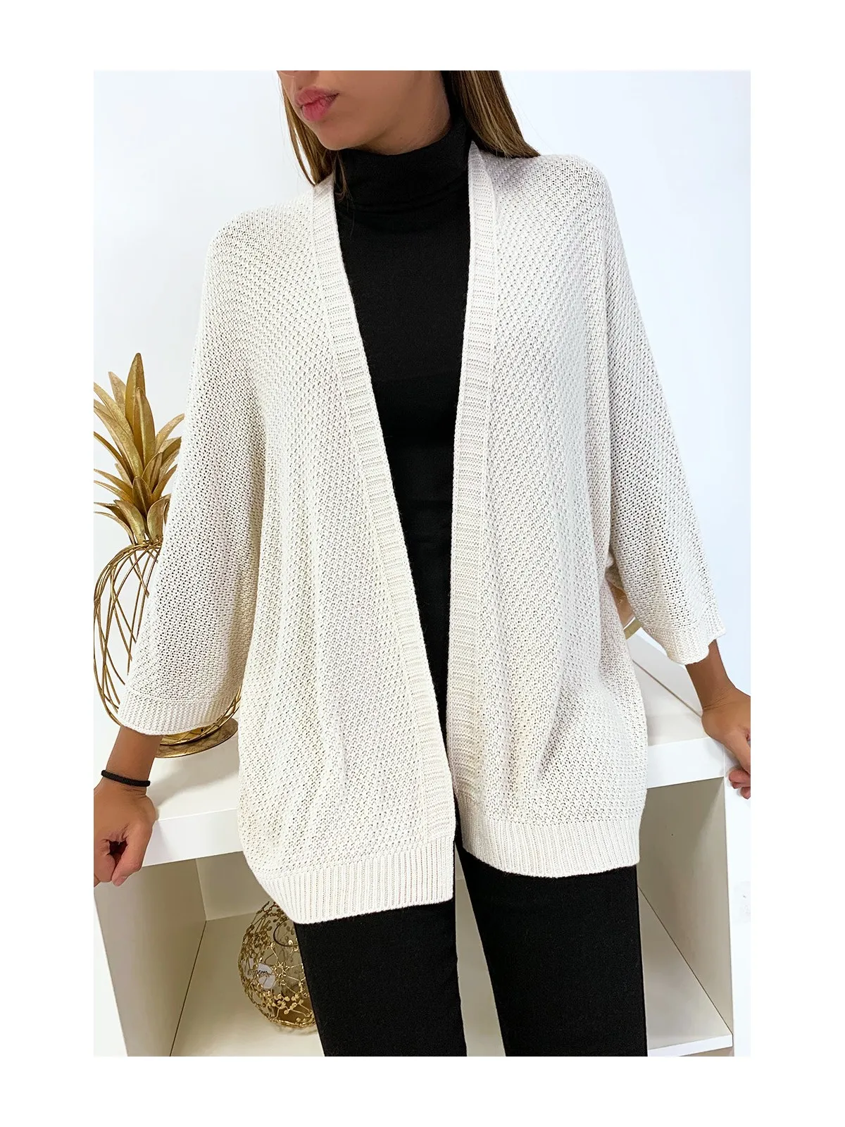 Joli gilet beige très tendance avec manche chauve souris