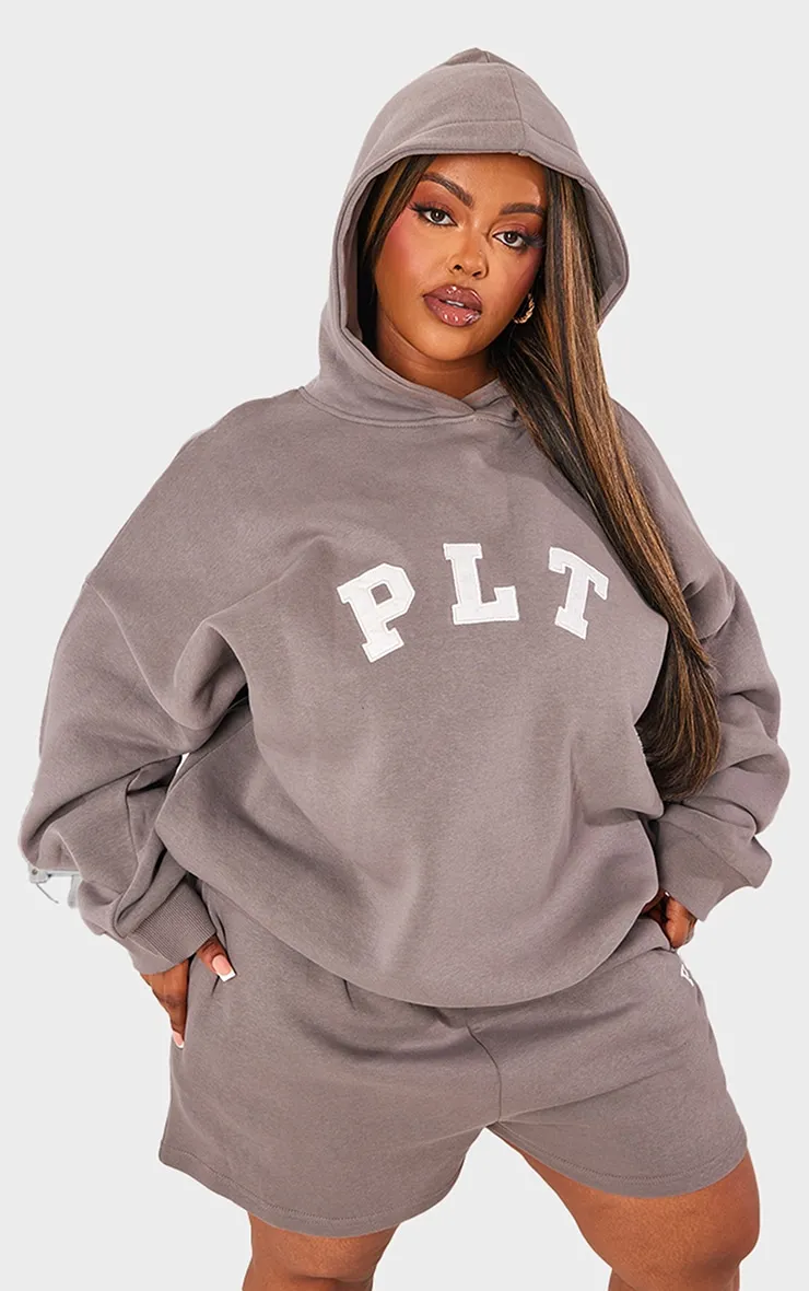 PRETTYLITTLETHING Plus Hoodie oversize gris anthracite à détail logo