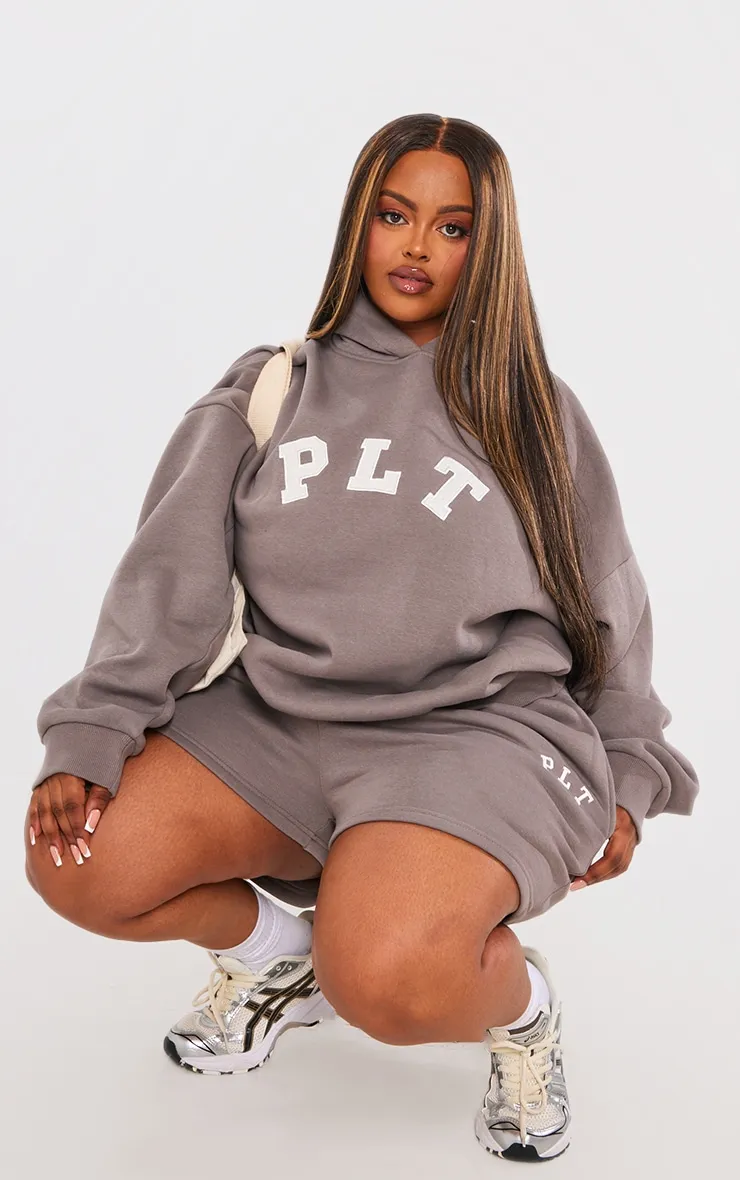 PRETTYLITTLETHING Plus Hoodie oversize gris anthracite à détail logo