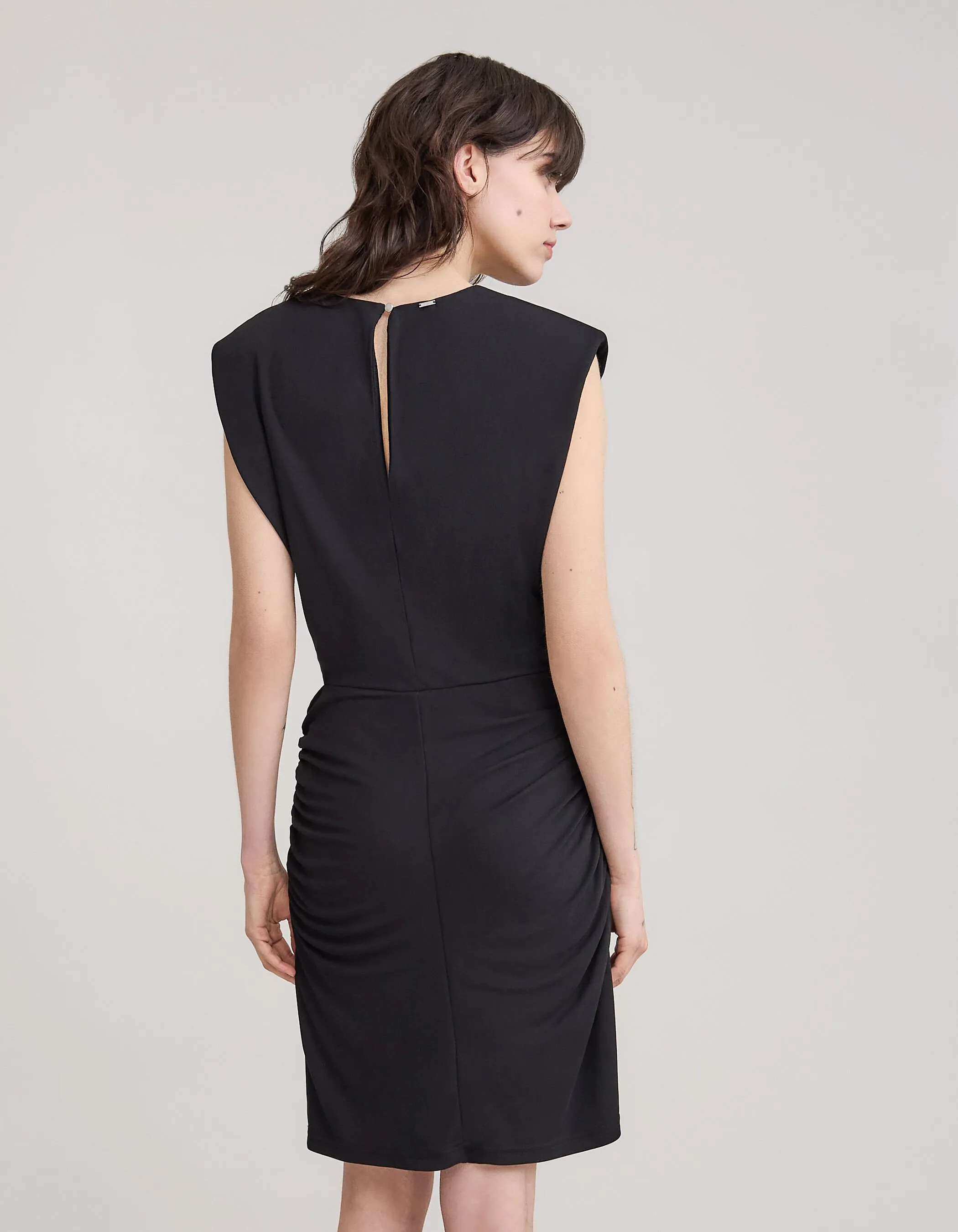 Robe noire drapée découpe asymétrique Femme