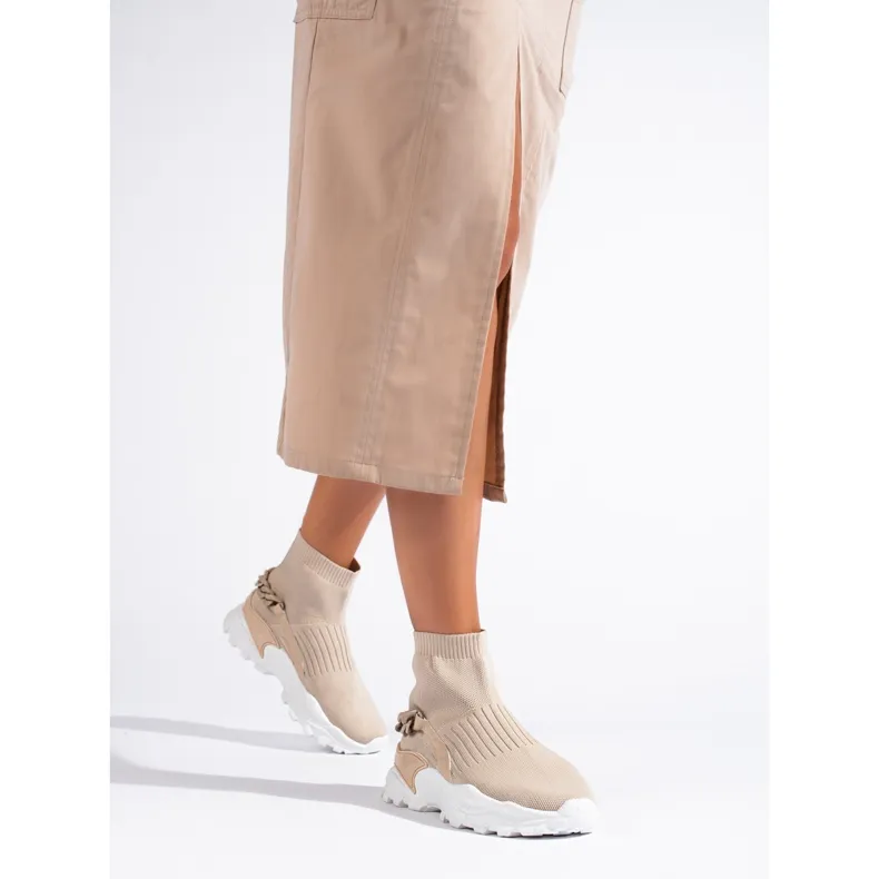 TRENDI Baskets à la mode avec une chaussette beige